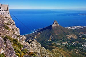 Blick vom Tafelberg auf den Lionshead und Kapstadt