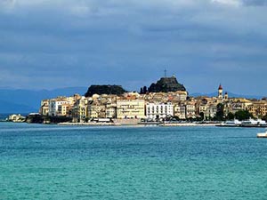 Blick auf Korfu (Stadt)
