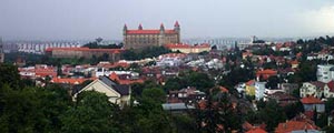 Bratislava - Blick von der Sadt zur Burg
