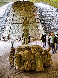 Die Hieroglyphen-Treppe in Copán
