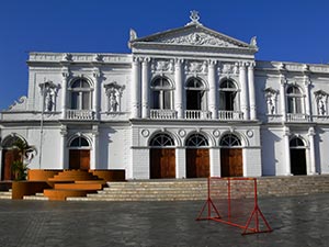 Die Oper in Iquique