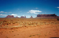 15_MonumentValley03_1000.jpg