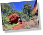 Umrundung des Uluru auf dem Base Walk