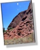 Umrundung des Uluru auf dem Base Walk