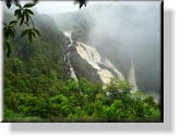 Der Barron Falls von der Bahnstrecke aus gesehen.