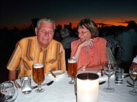 Wir, in föhlicher Runde