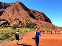 Auf dem Base Walk einmal um den Uluru