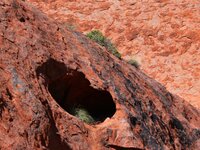 Auf dem Base Walk einmal um den Uluru