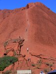Auf dem Base Walk einmal um den Uluru
