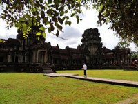 1_Angkor_Wat_610_1000.jpg