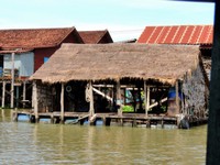 1_Boot_TonleSap_050_1000.jpg