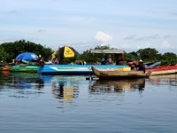 1_Boot_TonleSap_160_1000.jpg