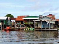 1_Boot_TonleSap_250_1000.jpg