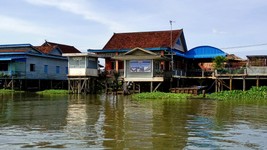 1_Boot_TonleSap_280_1000.jpg