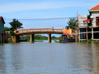 1_Boot_TonleSap_330_1000.jpg