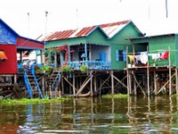 1_Boot_TonleSap_390_1000.jpg