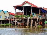 1_Boot_TonleSap_410_1000.jpg