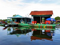 1_Boot_TonleSap_430_1000.jpg