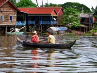 1_Boot_TonleSap_470_1000.jpg