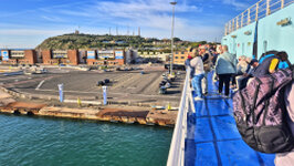Blick von der Fähre auf Piombino