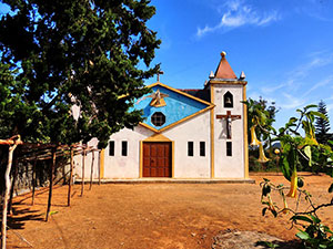 Kirche im Innern der Insel Santiago