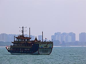 Dschunke vor Singapur