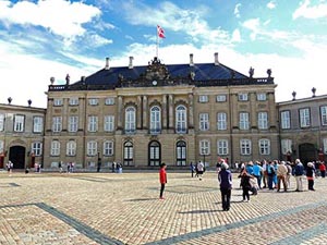 Hier wohnt die königliche Familie Hier wohnt die königliche Familie