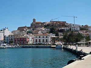 Balearen - Blick auf Ibiza-Stadt Balearen - Blick auf Ibiza-Stadt