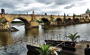 Die Karls-Brücke in Prag Die Karls-Brücke in Prag