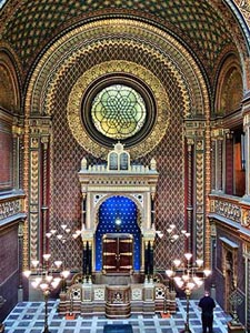 In der Synagoge von Prag In der Synagoge von Prag